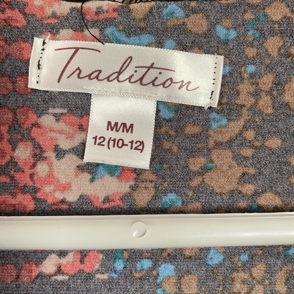 Traditions beautiful shirt size M. - Picture 2 of 3